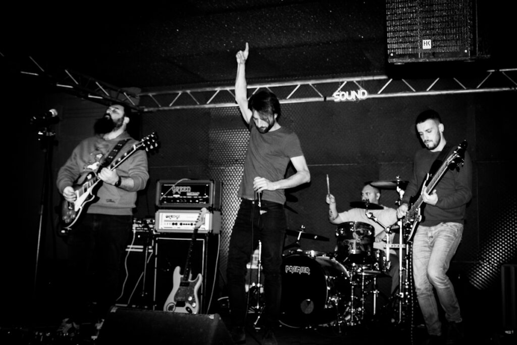 Da venerdì 24 gennaio 2025 sarà in rotazione radiofonica “47” (Karma Conspiracy/Overdub Recordings), il nuovo singolo dei MEGARIDE, già disponibile sulle piattaforme digitali dal 21 gennaio.