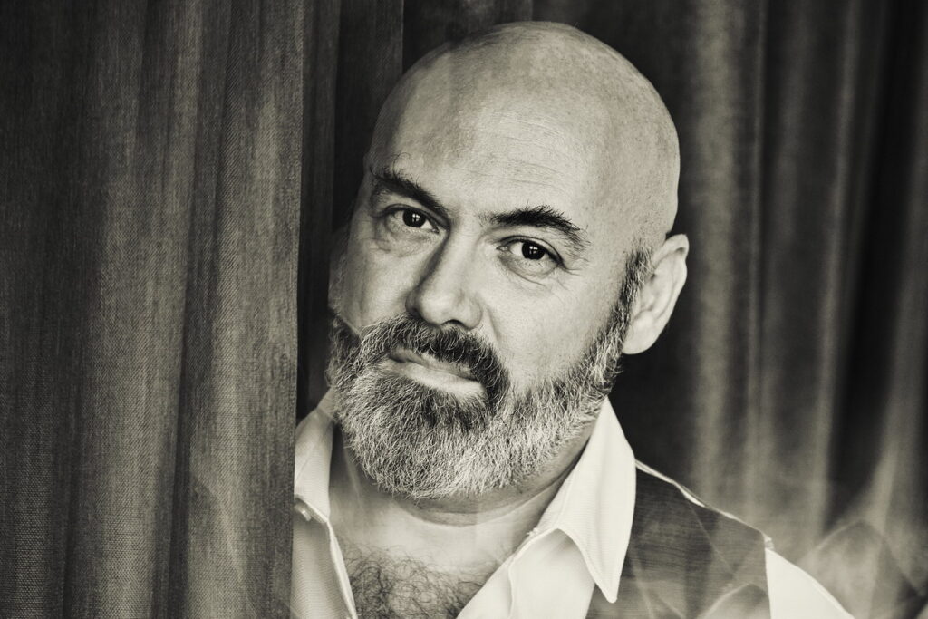 Fingi, dal 16 maggio in radio e sui digital il nuovo singolo di Stefano Govoni