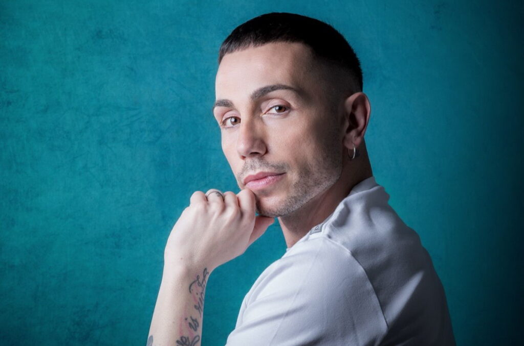 Manuel Aspidi torna con il nuovo singolo Love Yourself: in radio e su tutti i digital