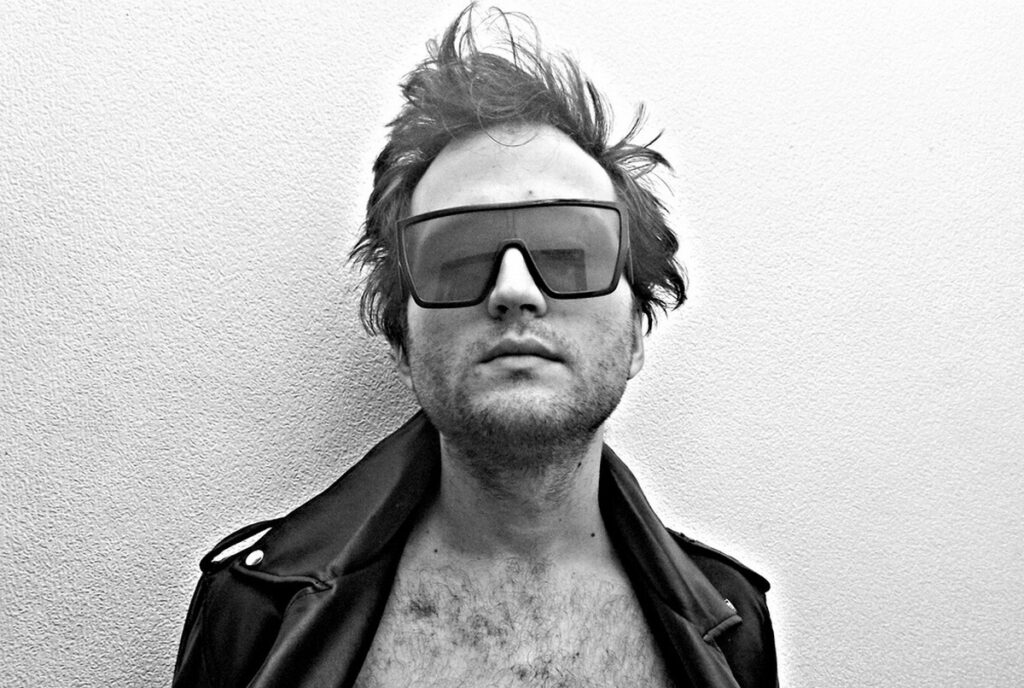 “SognoSommerso” è il nuovo singolo di Al Vox: un inno alla resistenza interiore nell’era dell’ansia e della performance