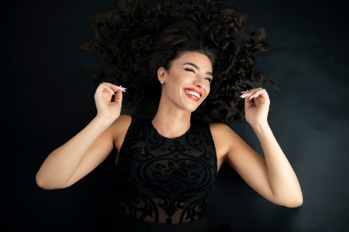 Khris porta il soul e l’R&B in Italia: quattro brani per raccontare l’identità femminile contemporanea