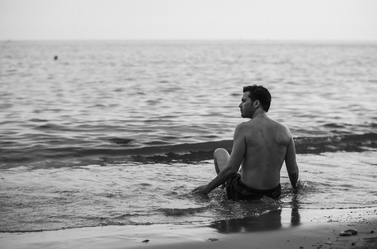 “Oltremare (Live Session)” è il nuovo EP di MANUEL: un viaggio autentico oltre il visibile