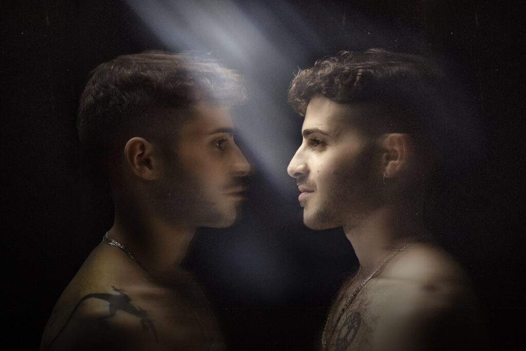 Melmeat torna dopo un anno e mezzo di silenzio con “Ricominciare”: un inno alla rinascita e all’amor proprio