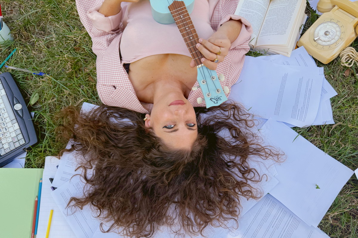 Priscilla Marvel torna con “Cuore di panna”: ironia, disincanto e resistenza quotidiana