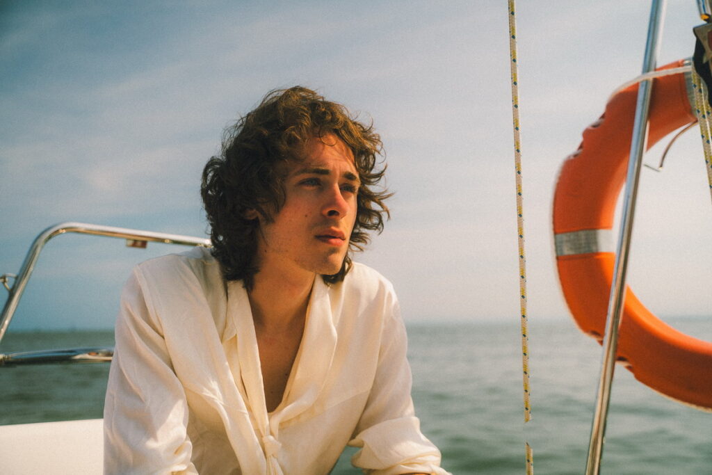 Cardo pubblica “Un senso”: dal 3 ottobre in radio il nuovo singolo, già disponibile in streaming