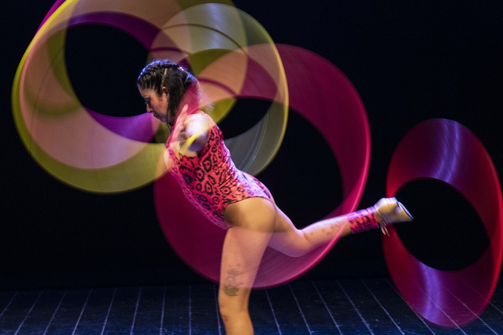 Si chiude la pre-season di Sala Assoli/Moscato con il Gala Show del Naples Hula Hoop Gathering 2025