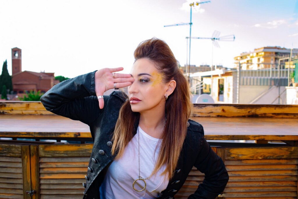 AvA pubblica il nuovo singolo “Vida Lenta Vida Loca”