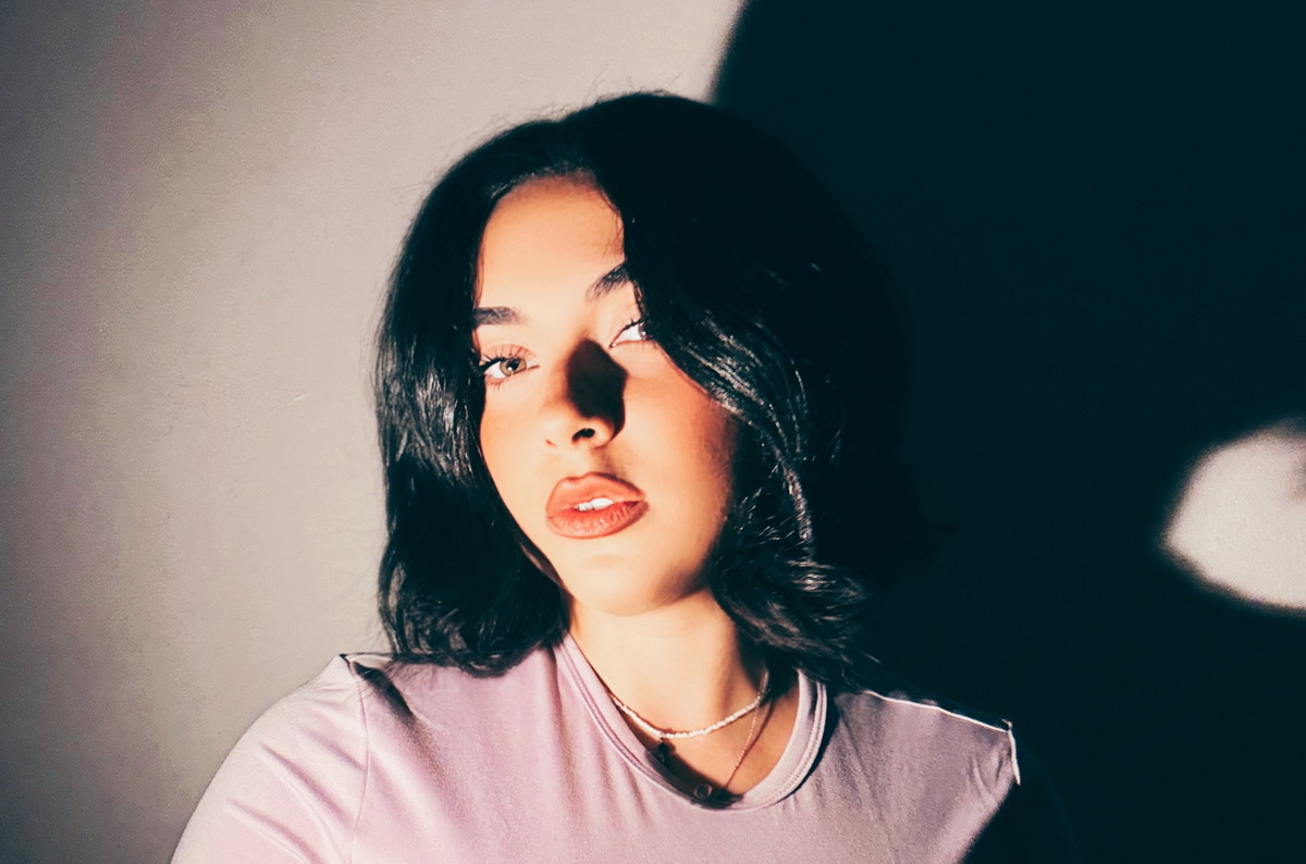 Veleno, il nuovo singolo di LUVI: quando sapere non basta a salvarsi