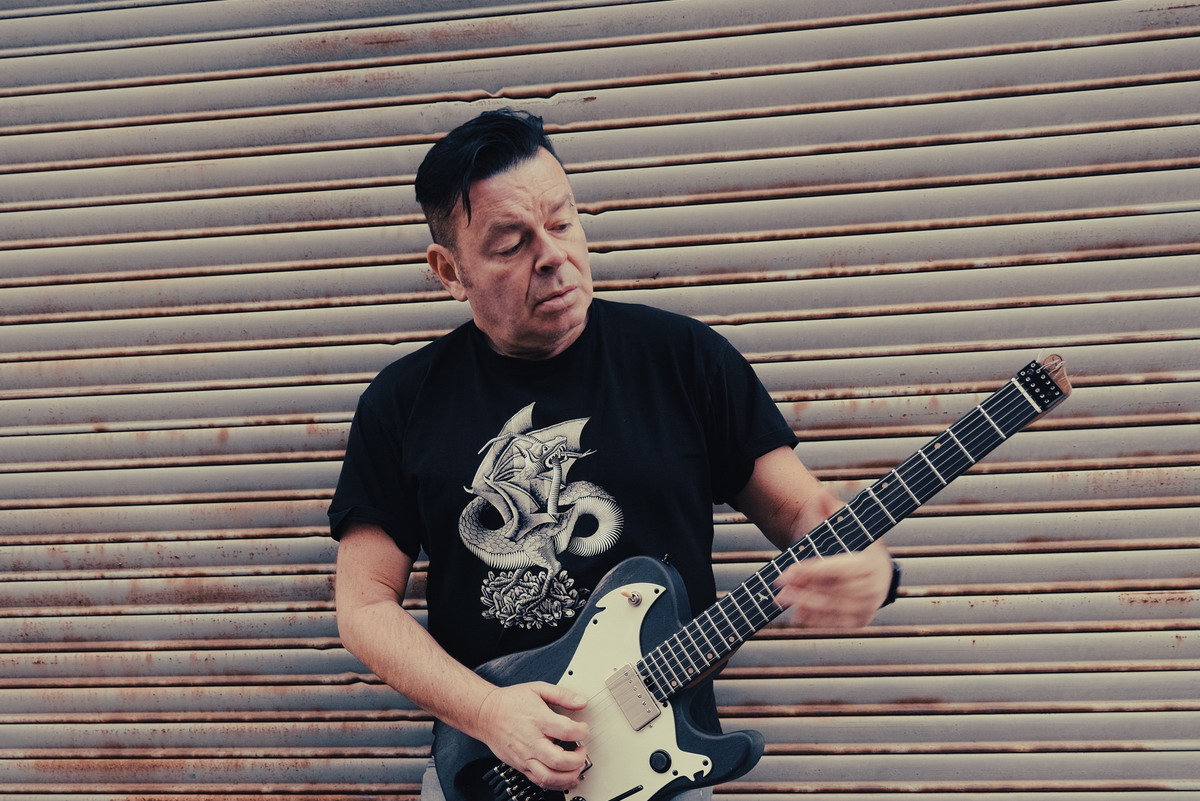 “Paparazzi, Izakayas and Cowboys” è il nuovo album di Simone Sello