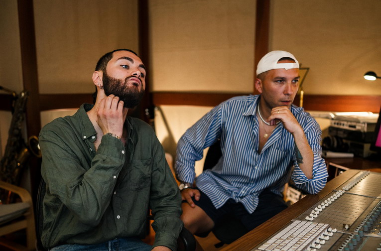 “Fragile” è il nuovo singolo di Cyrus e Briga